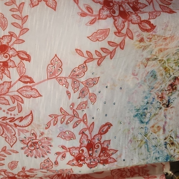 Concepts Ombre Crystal Embellished Flowy Top - Picture 3 of 6